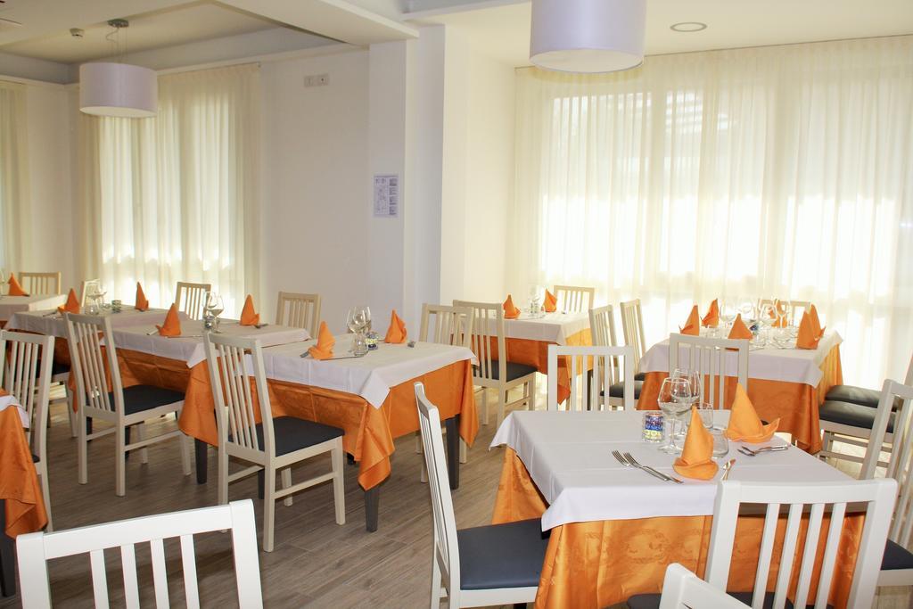 Hotel Villa Enea Cattolica Buitenkant foto