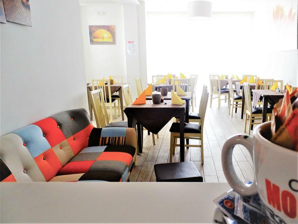 Hotel Villa Enea Cattolica Buitenkant foto
